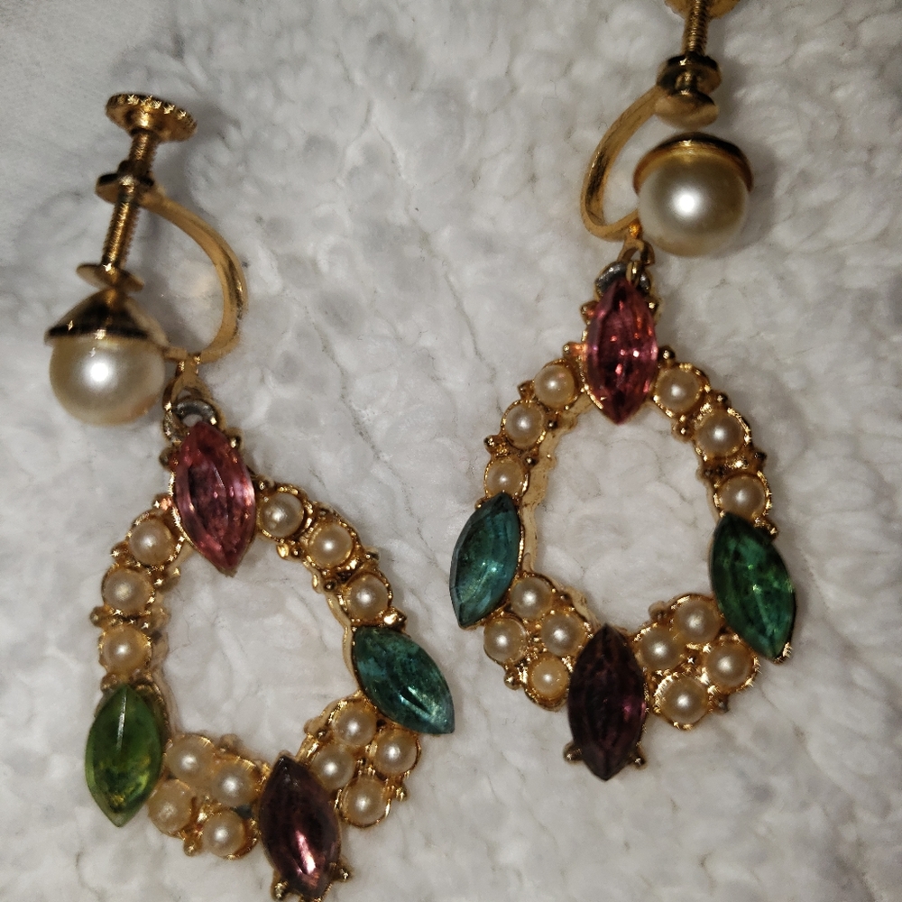 coloured stones & pearl screw back earrings
